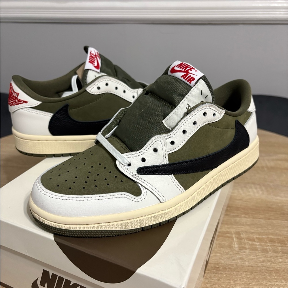 Jordan 1 x Travis Scott Medium Olive